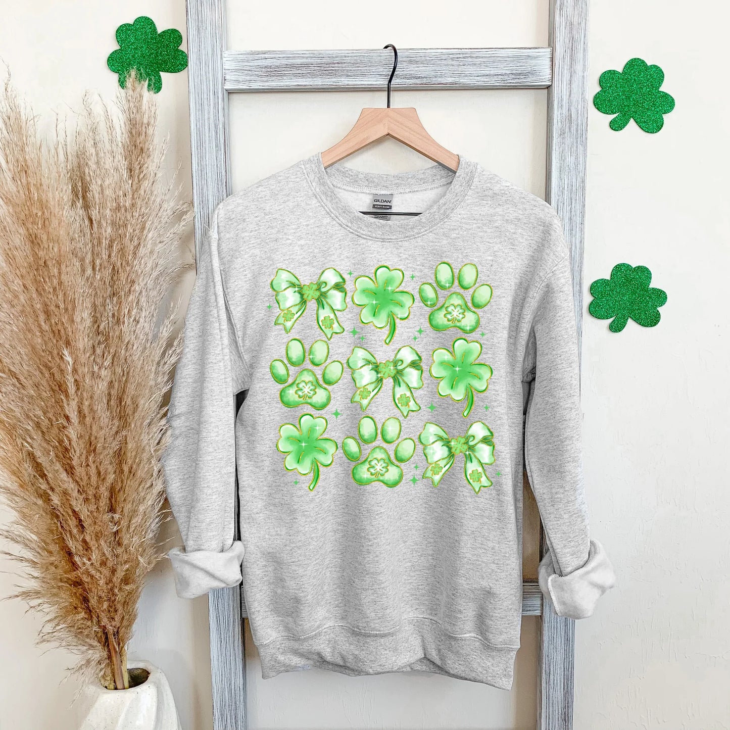 Paws & clovers